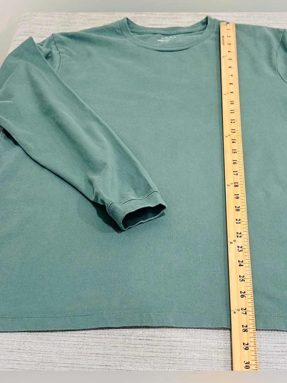 J.Crew Heritage Tee Men’s M Medium Green Long Sleeve Shirt Relaxed Fit Cotton
